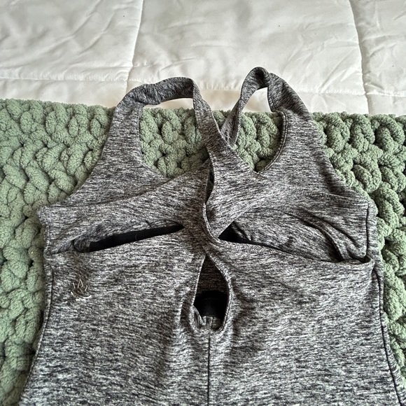 Huge LOT of women’s workout clothing!! - Picture 13 of 16
